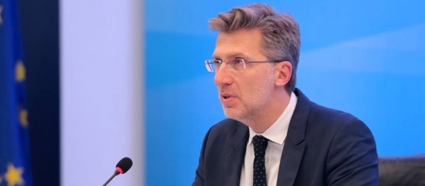 Κυβέρνηση: «Μέσα στον Απρίλιο θα ανοίξει η εξωτερική εστίαση με δωρεάν τεστ» - Θα κάνουν τα τεστ της SIEMENS οι πελάτες;